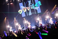 「まねきケチャJAPAN TOUR 2022『招かれロード』」東京・チームスマイル・豊洲PIT公演の様子。（Photo by Masayo）