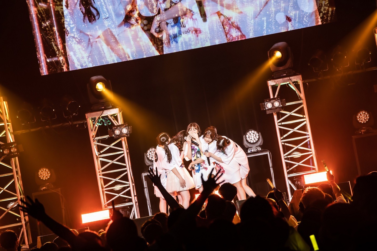 「まねきケチャJAPAN TOUR 2022『招かれロード』」東京・チームスマイル・豊洲PIT公演の様子。（Photo by Masayo）