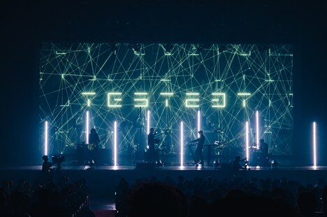 TESTSETのライブの様子。（撮影：東美樹）