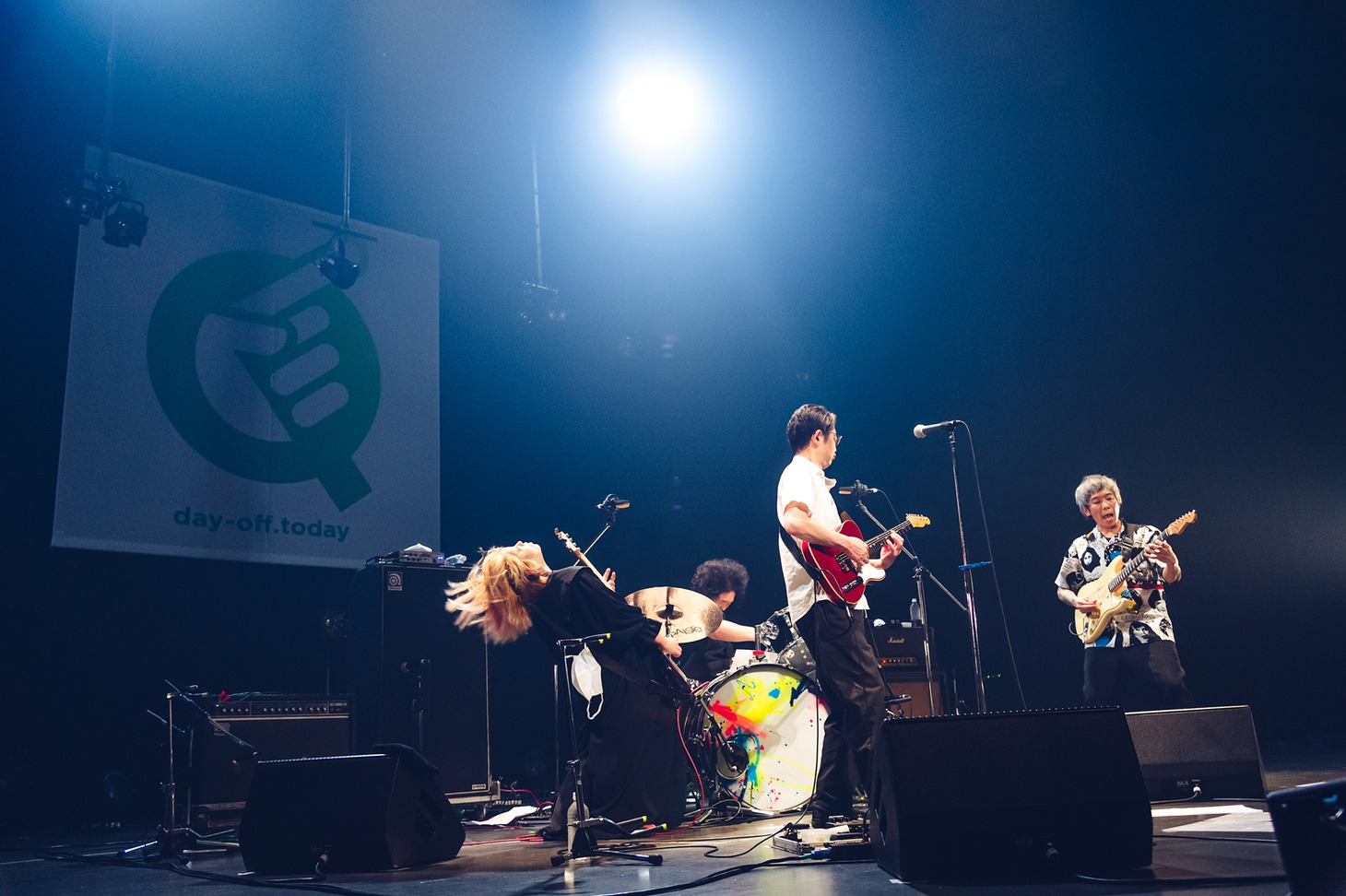 ZAZEN BOYSのライブの様子。（撮影：東美樹）