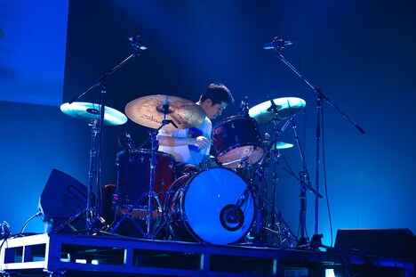 川上輝（Dr / D.A.N.）（撮影：東美樹）