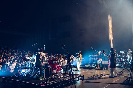 Tempalayのライブの様子。（撮影：東美樹）