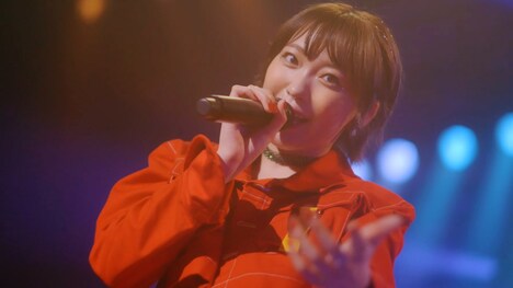 斉藤朱夏「はじまりのサイン」ライブミュージックビデオより。
