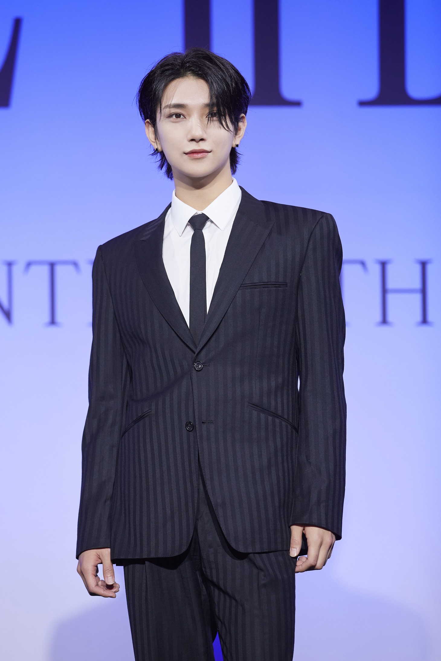JOSHUA (c)PLEDIS Entertainment