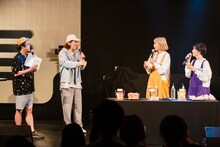 試食コーナーの様子。左からやついいちろう、ビッケブランカ、chelmico。（撮影：曽我美芽）