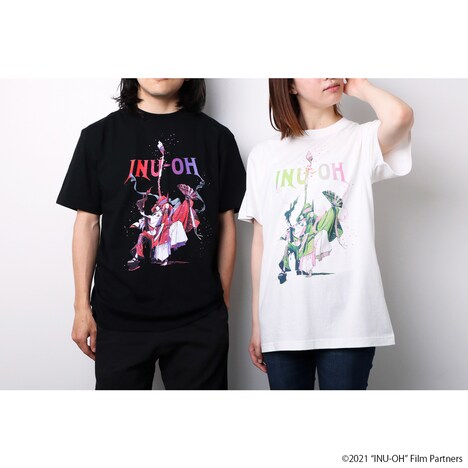 ナタリーストア「犬王」INU-OH Tシャツの着用イメージ。