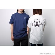 ナタリーストア「犬王」友有座 Tシャツの着用イメージ。