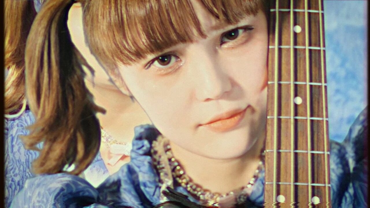 Hazeがベーシスト・HANAの歌う新曲「ロリポッチュ」MV公開、ファンクラブは「喫煙所」