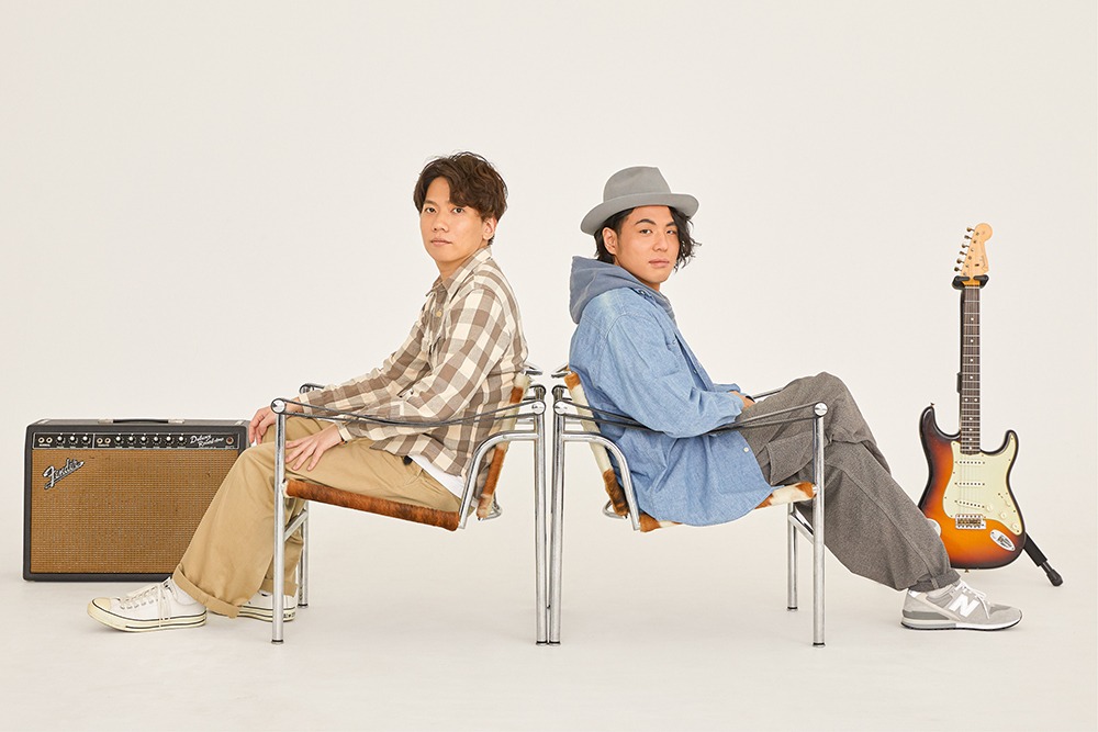 アマネトリル。写真右がYujin（G, Vo）。