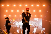 JP THE WAVYのライブの様子。（Photo by Daiki Miura）