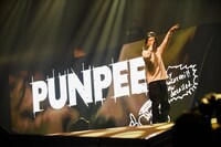 PUNPEEのライブの様子。（Photo by Yukitaka Amemiya）