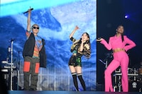 左からVERBAL（m-flo）、BoA、Crystal Kay。（写真提供：エイベックス）