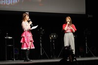 左からでか美ちゃん、鞘師里保。