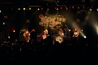 「Haze春のチャレンジ1年生ツアー東名阪」東京・LIQUIDROOM公演の様子。（Photo by Jumpei Yamada）