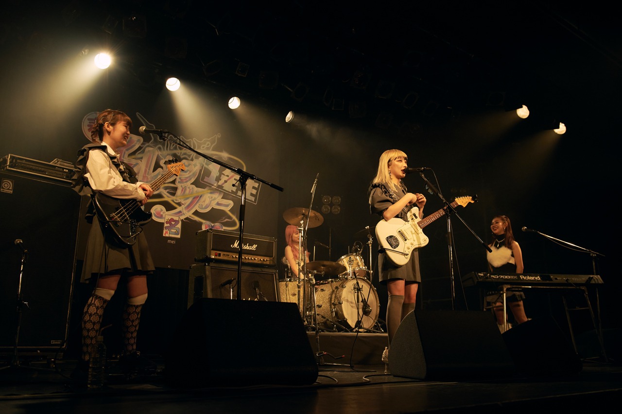 「Haze春のチャレンジ1年生ツアー東名阪」東京・LIQUIDROOM公演の様子。（Photo by Jumpei Yamada）