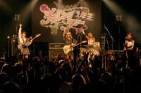 「Haze春のチャレンジ1年生ツアー東名阪」東京・LIQUIDROOM公演の様子。（Photo by Jumpei Yamada）