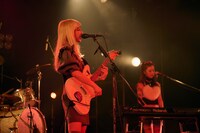 KATY（Vo, G）（Photo by Jumpei Yamada）