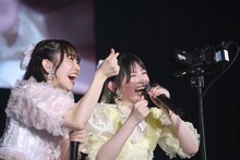 左から小泉遥香、菅田愛貴。