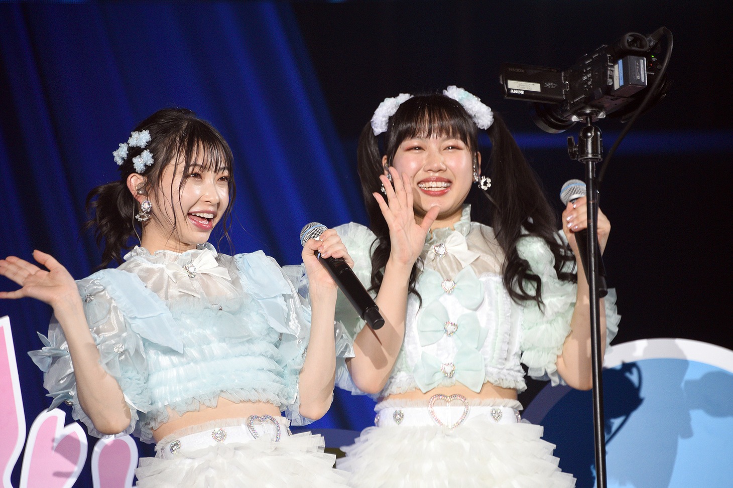 左から辻野かなみ、吉川ひより。