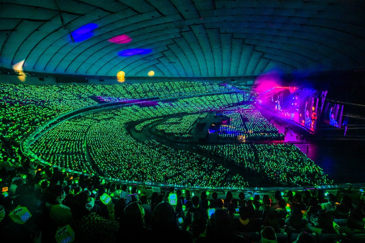 「NCT 127 2ND TOUR 'NEO CITY：JAPAN - THE LINK'」東京・東京ドーム公演の様子。（撮影：田中聖太郎）