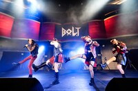 B.O.L.T（撮影：塩崎亨）