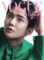 「VOGUE JAPAN」7月号より。