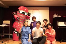 tricot24時間生配信企画で撮影された記念写真。