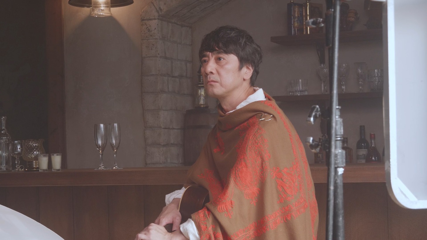 スマートフォン向けRPG「ロマンシング サガ リ・ユニバース」のテレビCM「さすらう者たち 篇」メイキングより。