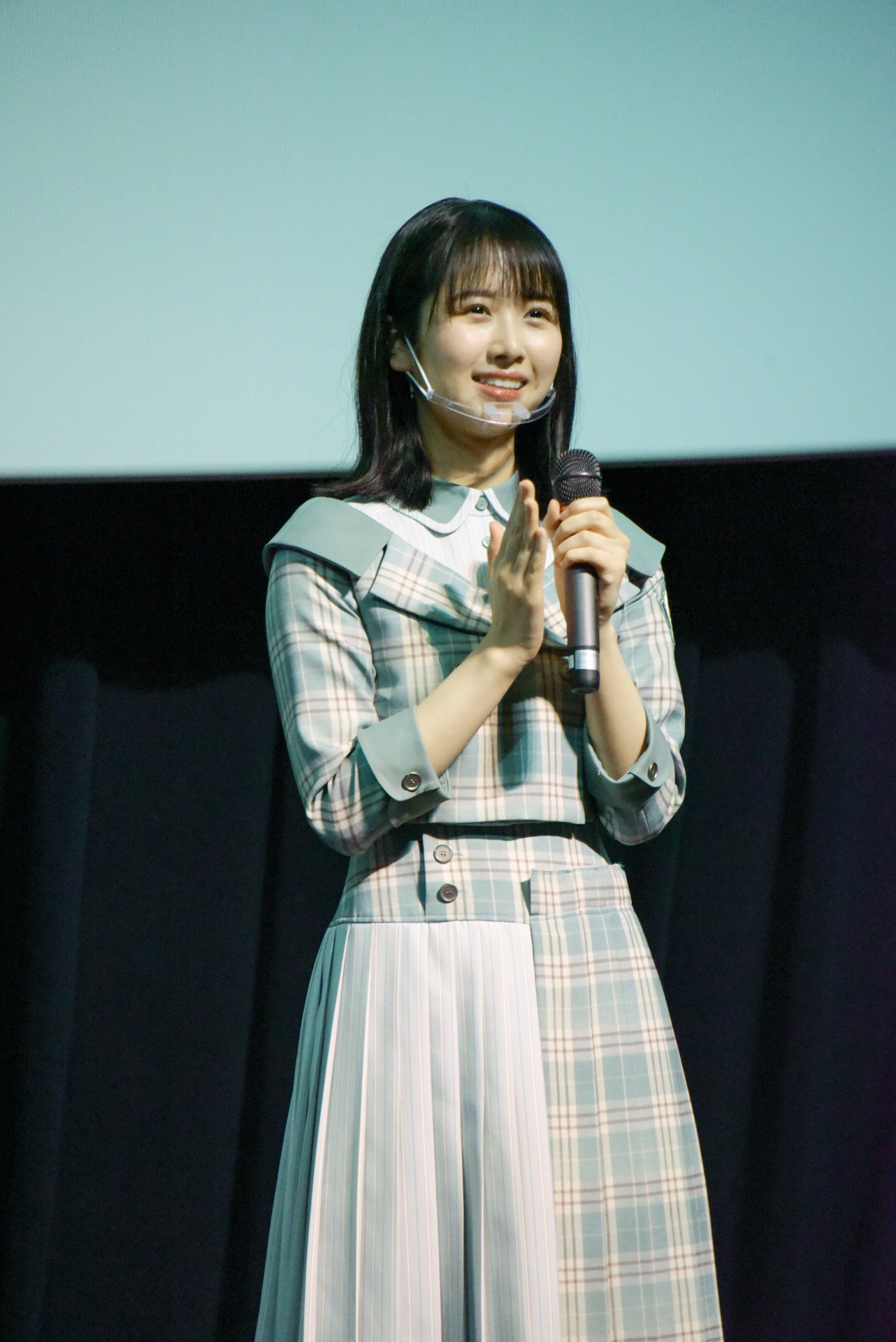 上村ひなの