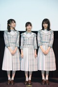 左から金村美玖、河田陽菜、上村ひなの。
