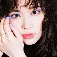 門脇更紗「ファウンテンブルーに染まって」通常盤ジャケット