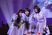 シュークリームロケッツ「君のAchoo!」のパフォーマンスの様子。（提供：ラストアイドル制作委員会）