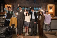 「渋谷先生がだいたい教えてくれる」第9話出演者の集合写真。