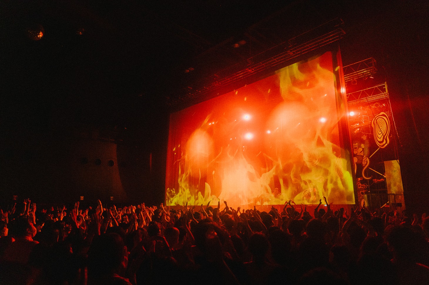 「Kroi Live Tour 2022 "Survive"」東京公演の様子。（Photo by Leo Youlagi）