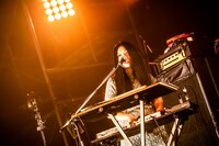 遊佐春菜（Key / Have a Nice Day!、壊れかけのテープレコーダーズ、etc）（Photo by Masayo）