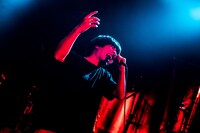 吉田靖直（Vo / トリプルファイヤー）（Photo by Masayo）