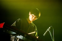 沼澤成毅（Key, Per / トリプルファイヤー）（Photo by Masayo）