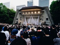 「GLIM SPANKY 野音ライブ 2022」の様子。（撮影：上飯坂一）