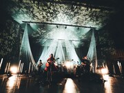 「GLIM SPANKY 野音ライブ 2022」の様子。（撮影：上飯坂一）