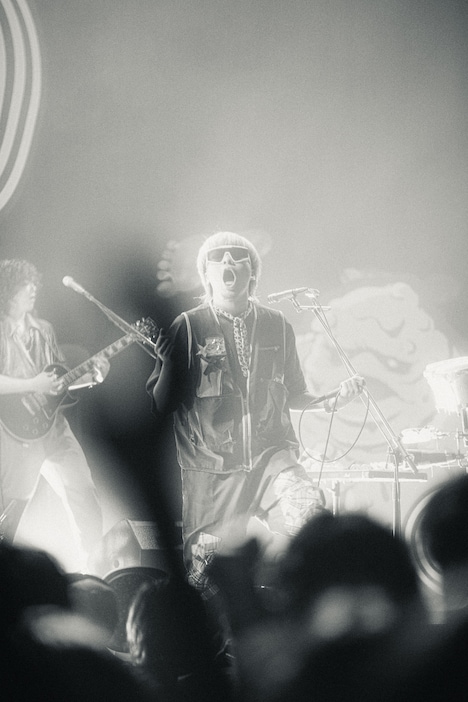 内田怜央（Vo）（Photo by Leo Youlagi）
