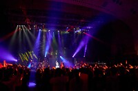 鈴木愛奈「Aina Suzuki 2nd Live Tour Belle révolte -Invitation to Conquest-」神奈川・パシフィコ横浜 国立大ホール公演の様子。