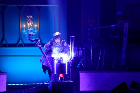 鈴木愛奈「Aina Suzuki 2nd Live Tour Belle révolte -Invitation to Conquest-」神奈川・パシフィコ横浜 国立大ホール公演の様子。