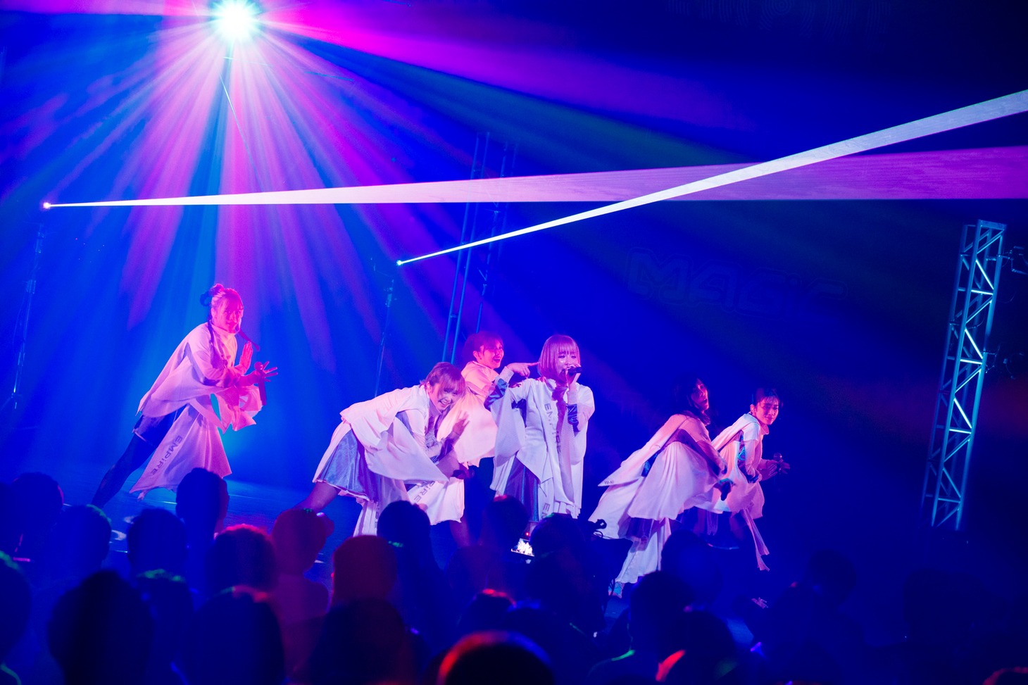 「EMPiRE DOPE MAGiC TOUR」最終公演より。