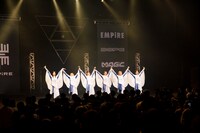 「EMPiRE DOPE MAGiC TOUR」最終公演より。