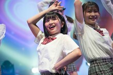 #よーよーよーの姫野ひなの（左）と石原さき（右）。