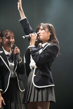 いつも言っている「桃色担当」のフレーズがなぜか出てこず数秒固まる宇咲（右）。