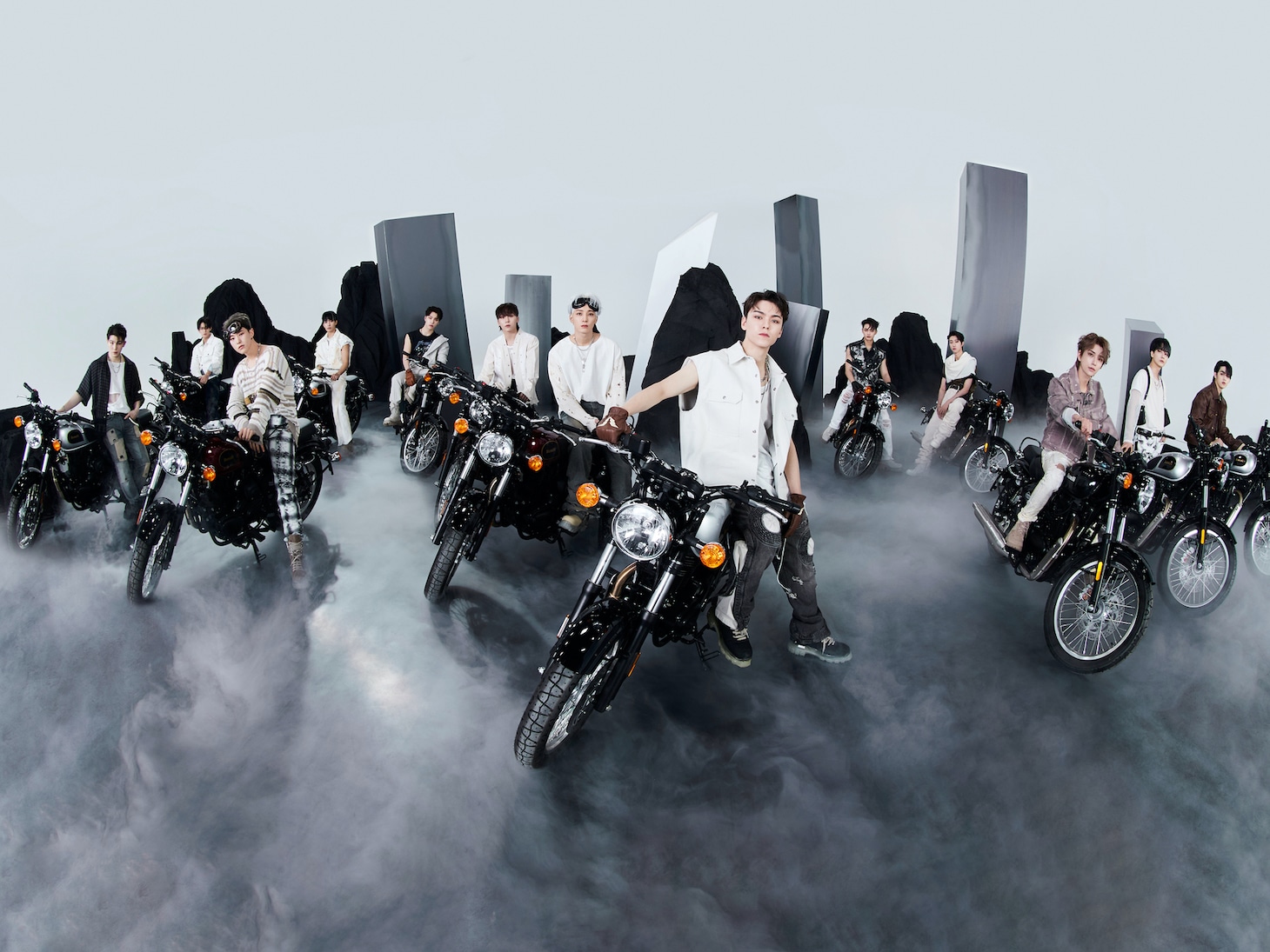 SEVENTEEN (c)PLEDIS Entertainment