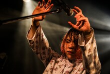 下川リヲ（Vo, G）（撮影：森好弘）