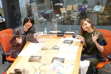 左から沖聡次郎、観月ありさ。