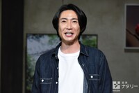 湊孝成役の相葉雅紀（嵐）。